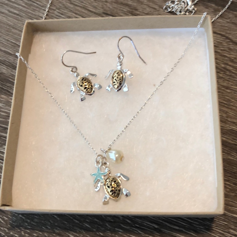 Turtle necklace and earring set